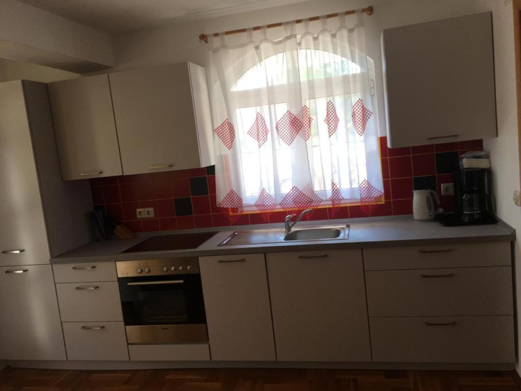 Apartman Put Svete Kate Raslina Exteriör bild