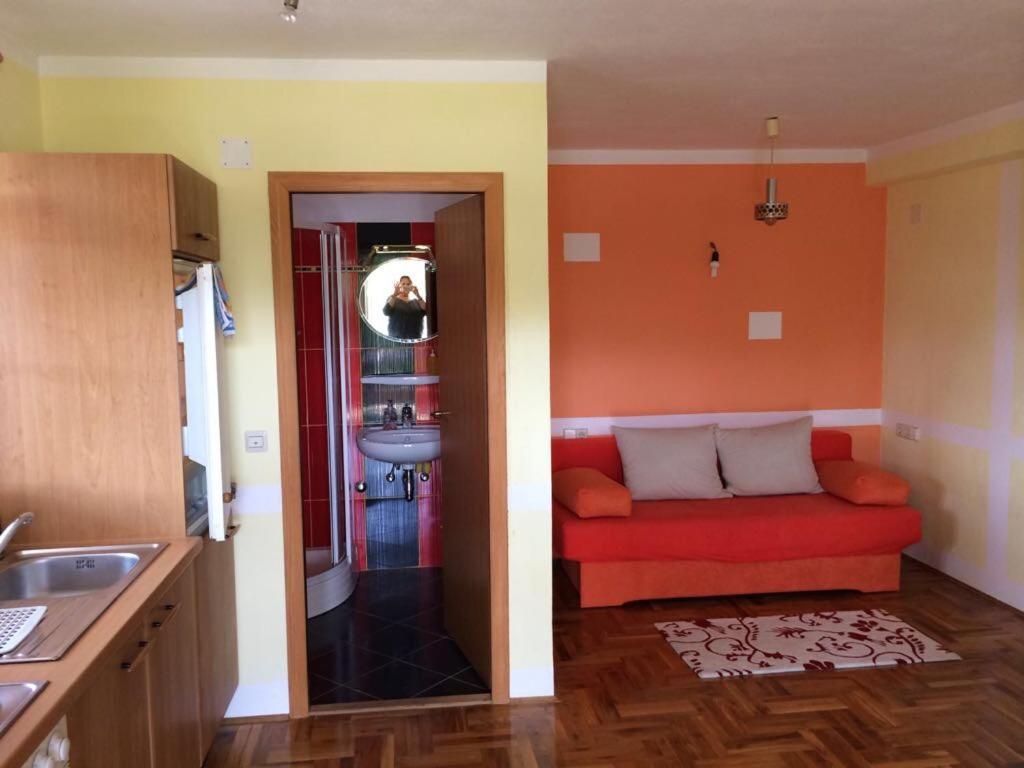 Apartman Put Svete Kate Raslina Exteriör bild